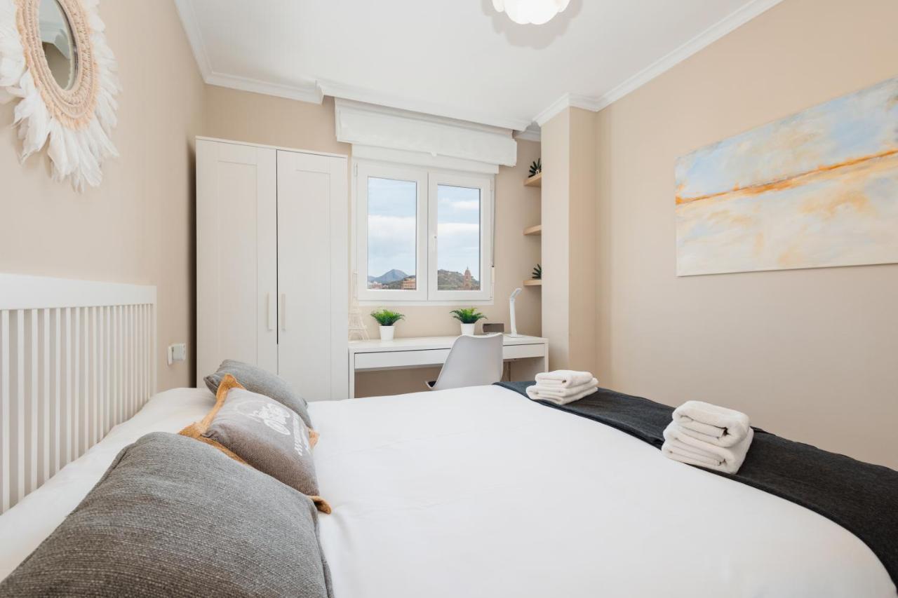 In The Historic Center Of Malaga, Very Close To The Beach And The Ave Train Station, With Private Parking Exterior photo