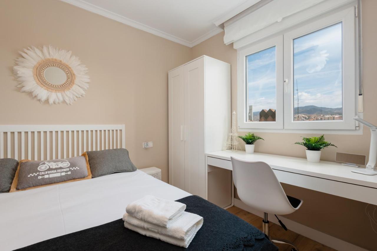 In The Historic Center Of Malaga, Very Close To The Beach And The Ave Train Station, With Private Parking Exterior photo