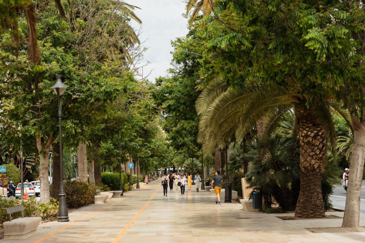 In The Historic Center Of Malaga, Very Close To The Beach And The Ave Train Station, With Private Parking Exterior photo